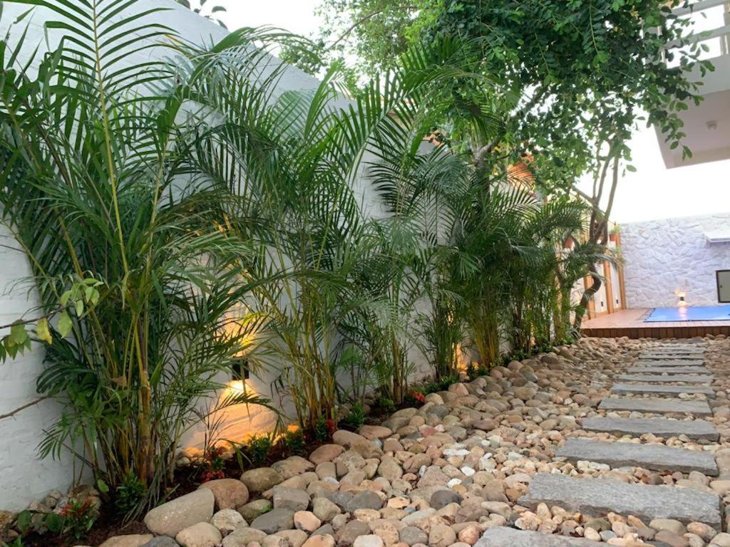 Casa Com Piscina Em Frente A Praia Do Santinho Флорианополис Экстерьер фото